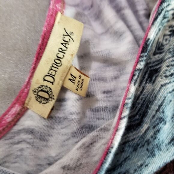 Democracy Geometric Print 3/4" Angel Wing Sleeves Bubble‎ Hem Blouse Size M - Picture 2 of 9